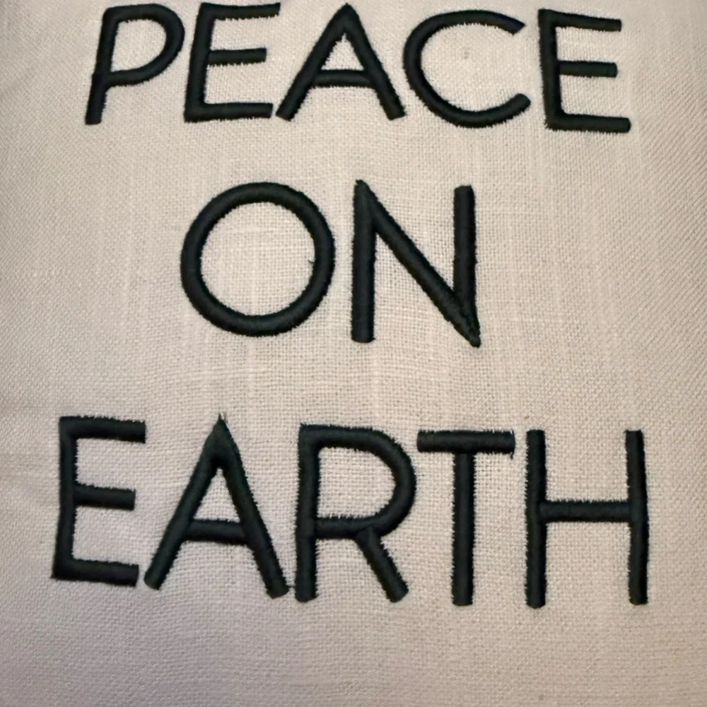Hearth & Hand Holiday Pillow‎ nwt